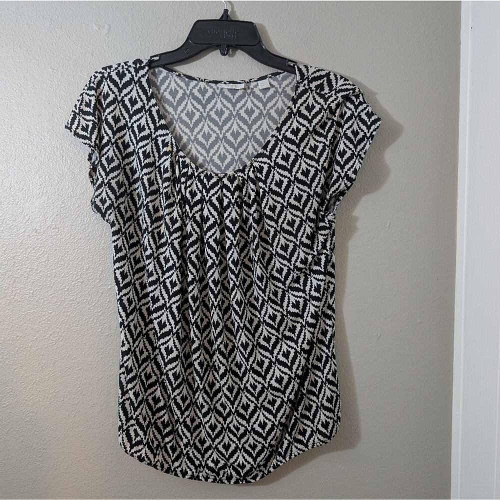 New York & Company Black and White Patterned Blouse